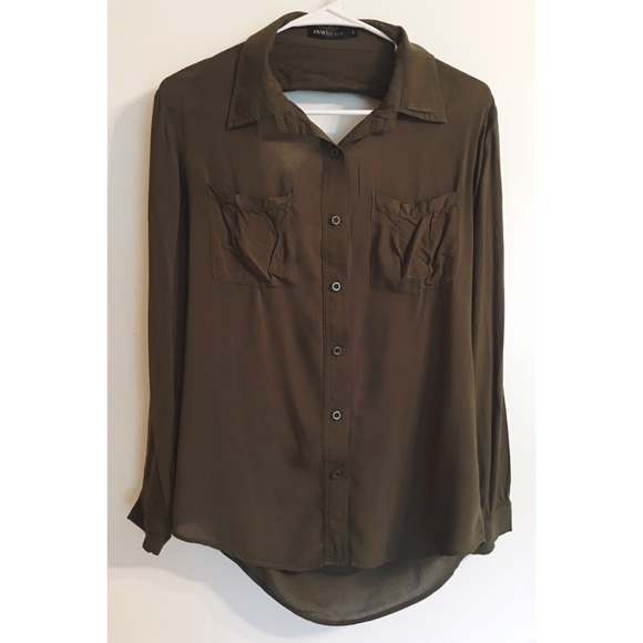 LF Backless Button Down - Picture 2 of 4